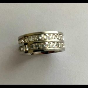 Double row eternity ring with crystal